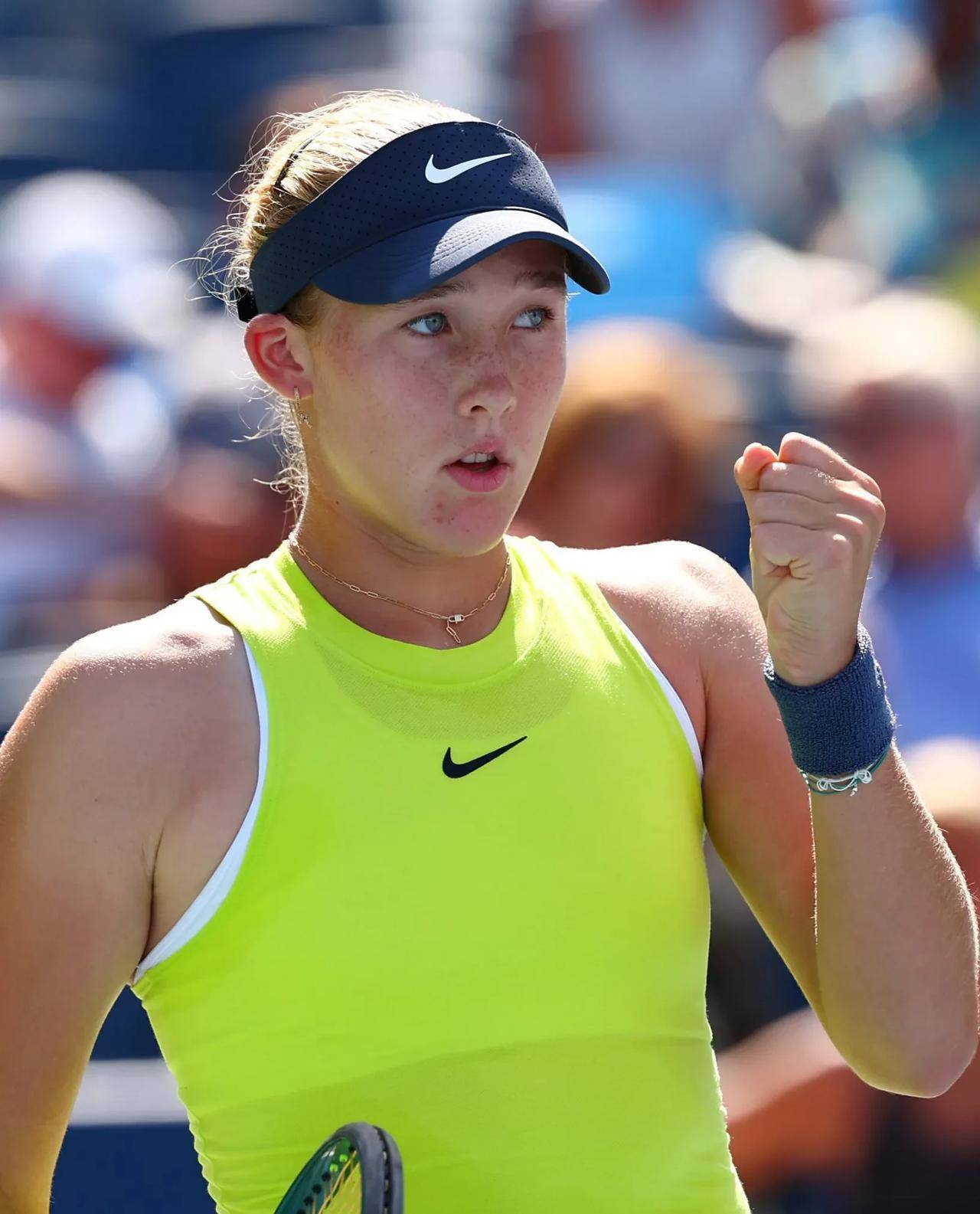 在决赛中完 在决赛中完